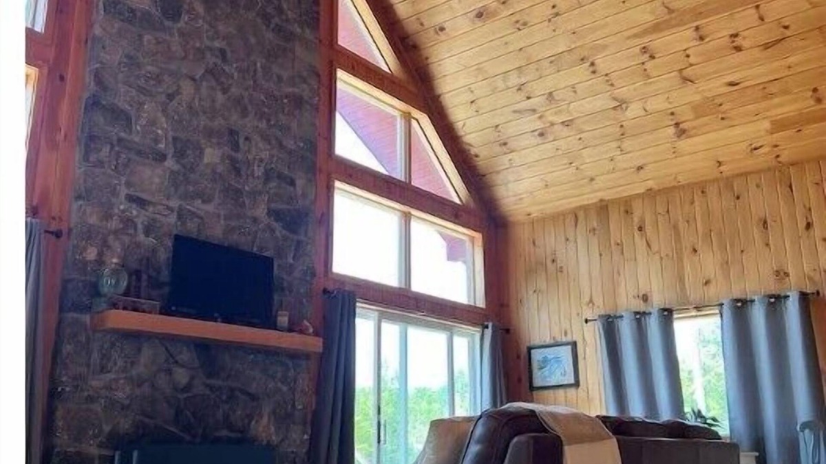 Plymouth Cabin | Private Hideaway in NH Mountainsn