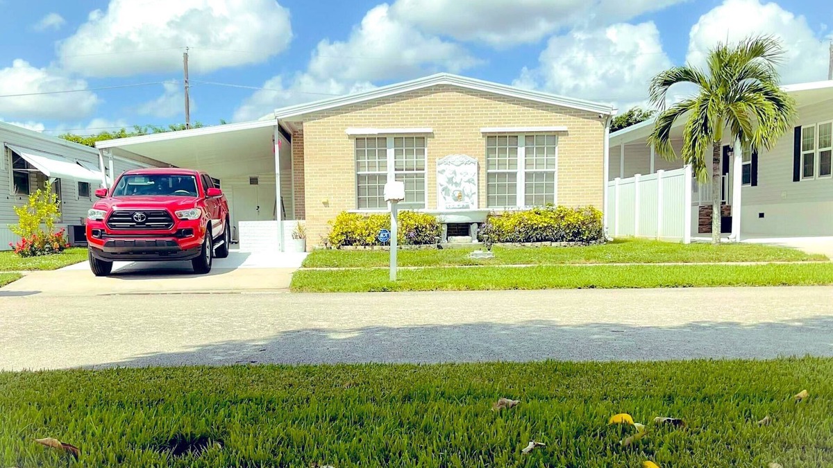Boynton Beach House | Private Home and Garden n Spa