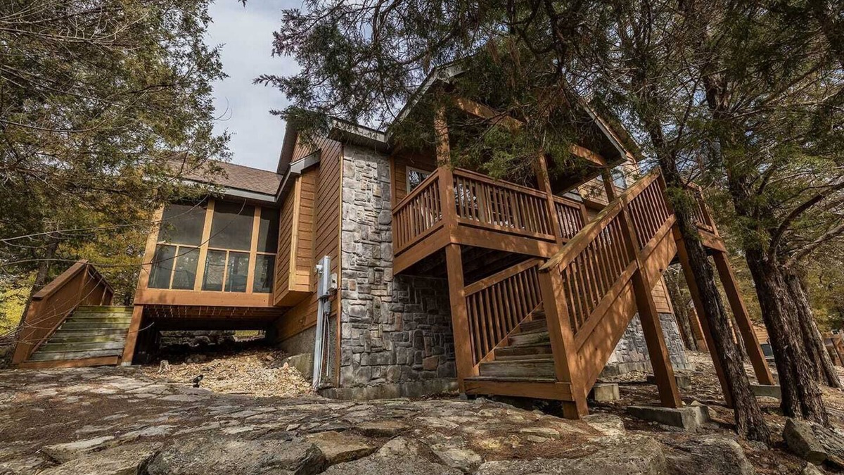 Branson West House | Private Home in StoneBridge Resort - Two Master Suites, Full Kitchen, Screened Porch, Grill