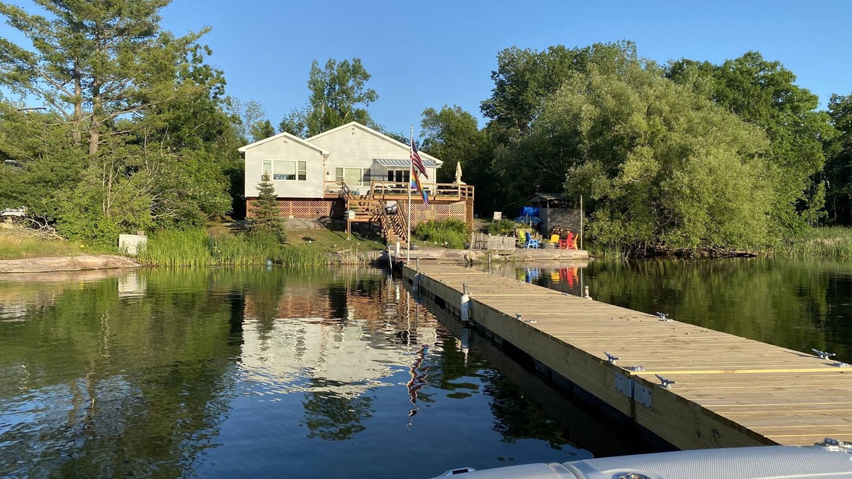 Grenell House | Private Home in the heart of the 1000 Islands!