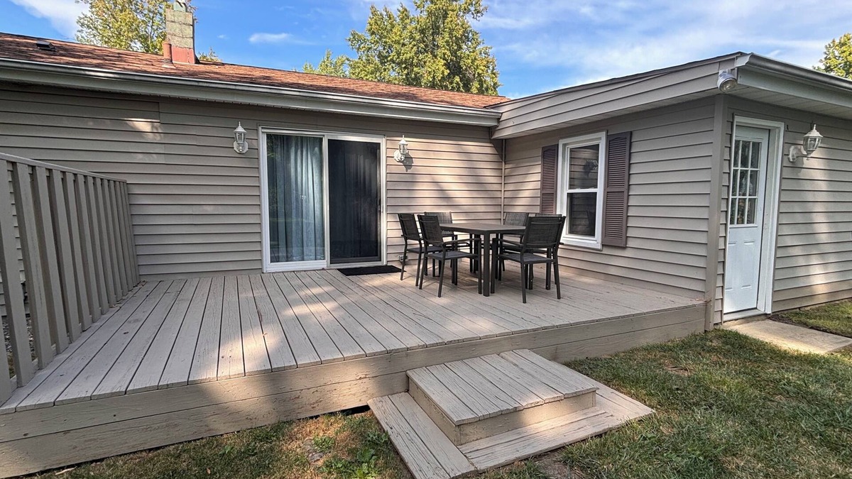 Mentor House | Private home, large yard, easy and close access to two major interstates