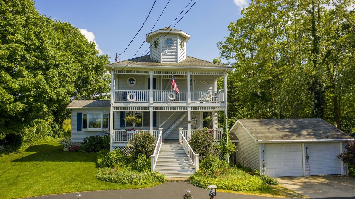 Westfield House | Private Home: Lightkeeper's Refuge steps to beach, marina and boat slip