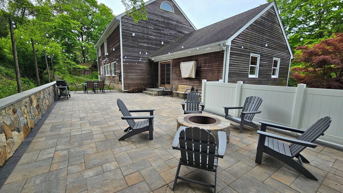 Sherman House | Private home next to Candlewood lake and Candlelight farms inn