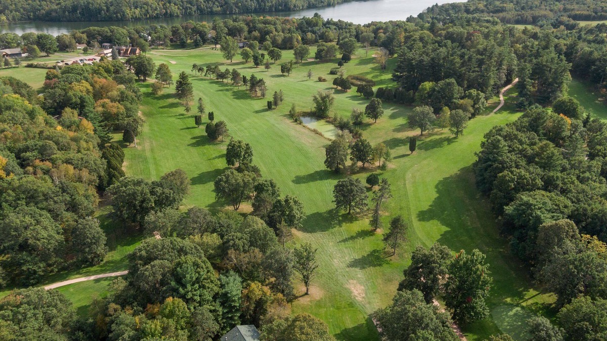 Brill House | Private home on 18th hole of Beautiful Butternut Hills. 25 Minutes to Hayward!