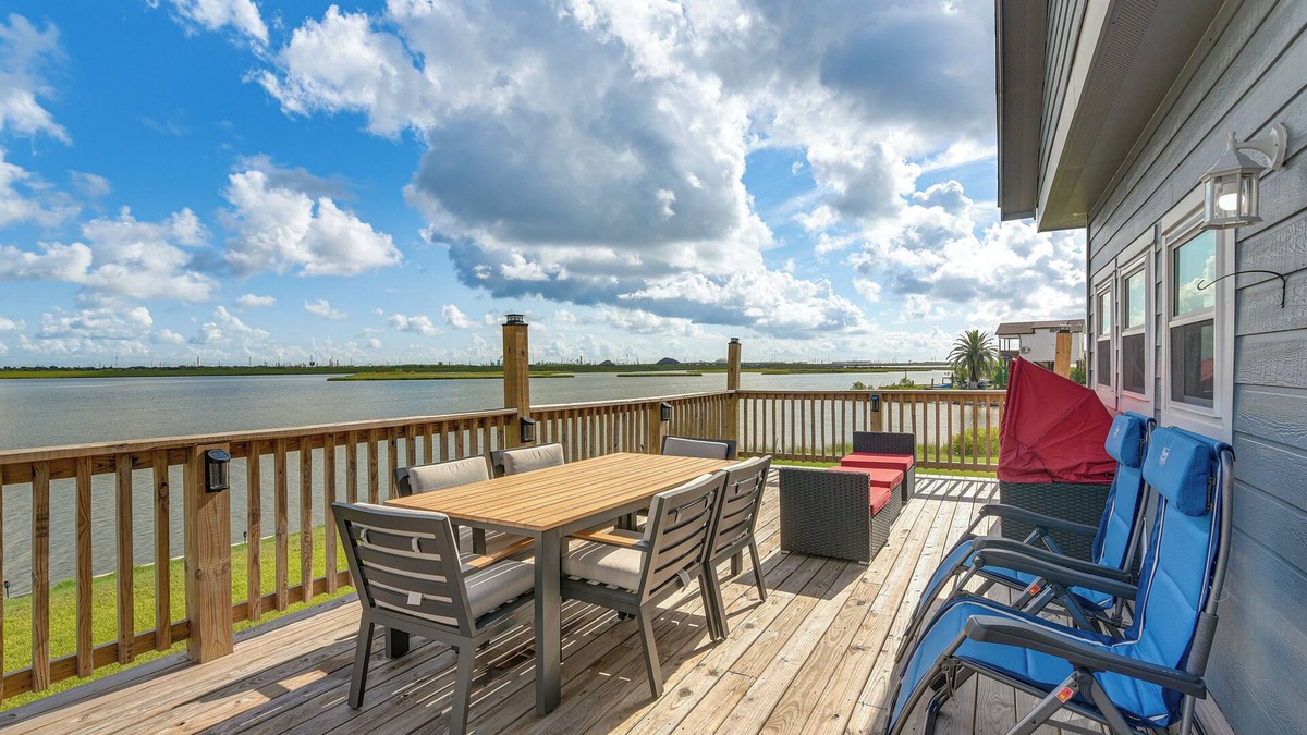 Hitchcock House | Private Home on Lagoon w/Views in Hitchcock!