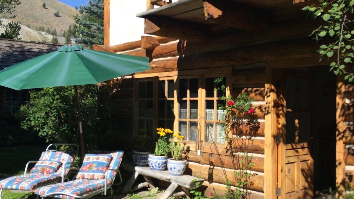 Ketchum Cottage | Private home on the river with hot spring. World class fishing biking hiking