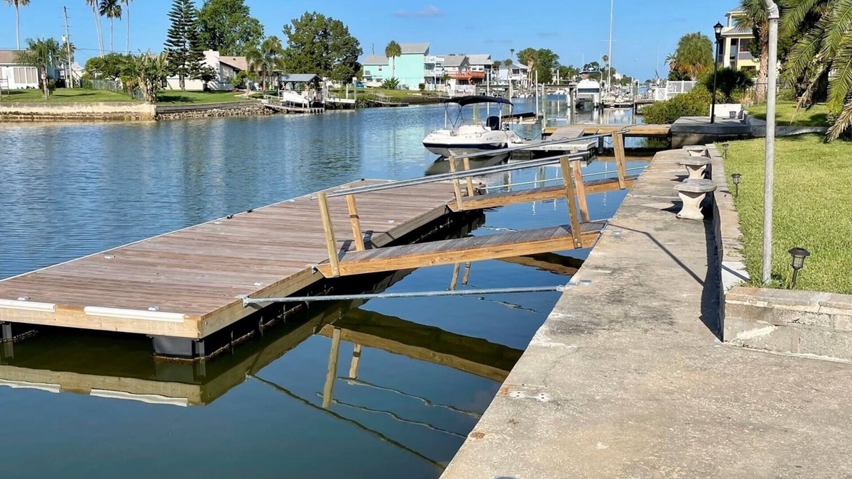 Spring Hill House | Private Home on Deep Salt Water Canal With Direct Gulf Access