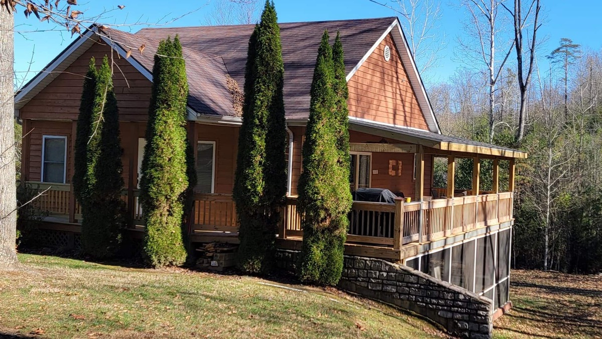 Sloans Valley House | Private home w/Hot tub & pool. In a gated resort community with a boat ramp.