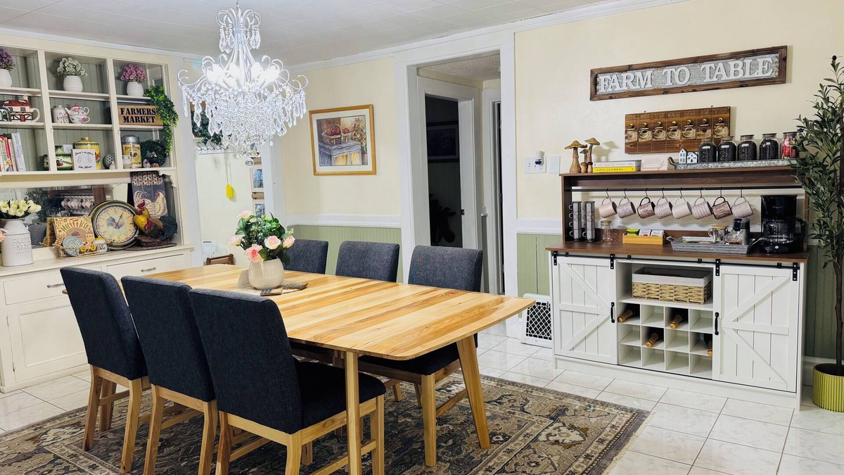 Cottage Grove House | Private Home w/King Bed in tranquil Cottage Grove-WiFi, AC, near Twin Cities