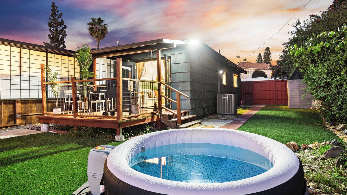 Valencia Park House | Private Home w King Bed, Hot Tub, Parking 1BR/1Bth