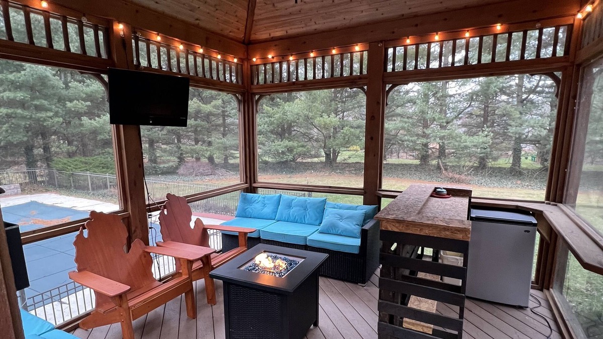 Whittaker House | Private Home with Large Property Near Ann Arbor