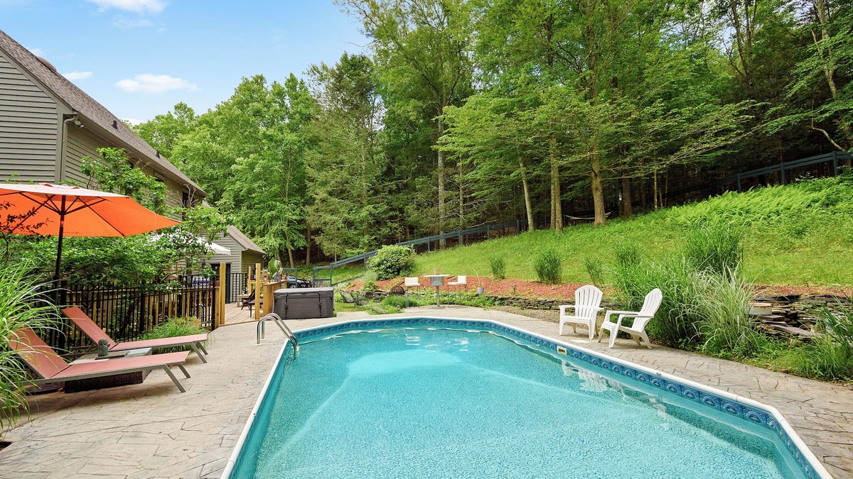 Montgomery House | Private Home with Pool & Jacuzzi in the Hudson Valley