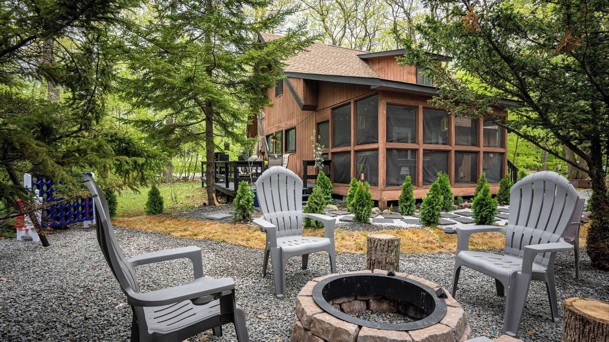 Tobyhanna Cabin | Private Hot Tub & Game Room: Pocono Family Cabin!