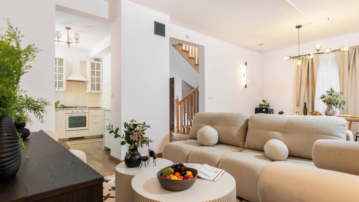 City Centre House | ★ Private Hot Tub ★ King Size Beds ★ Garden ★ Cinema ★
