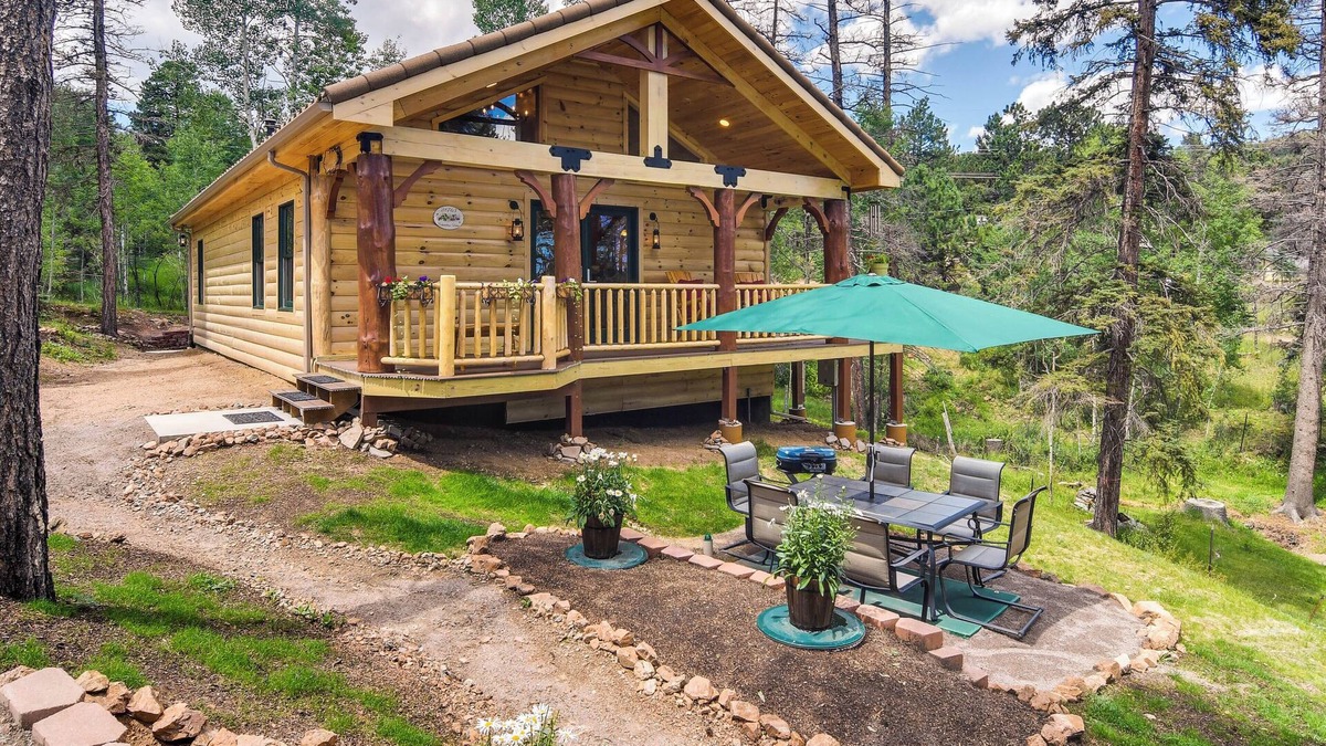 Green Valley Cabin | Private Hot Tub & Pond: Conifer Log Cabin