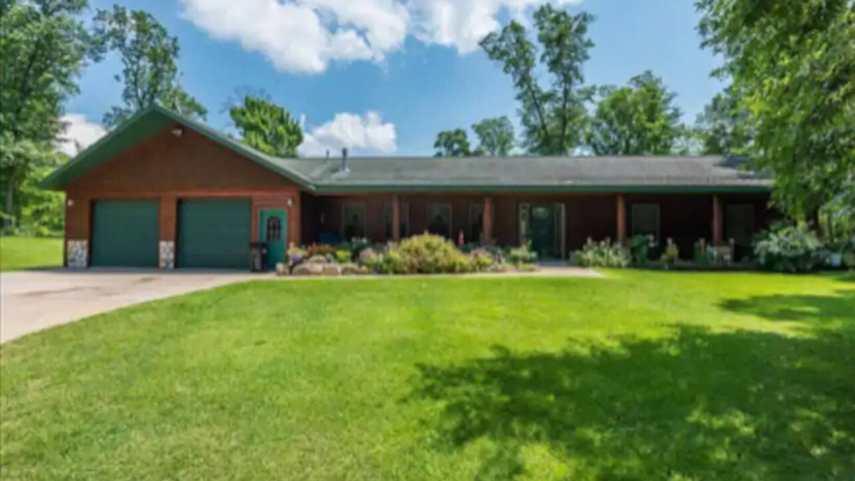 East Gull Lake House | Private House by Golf and Gull Lake