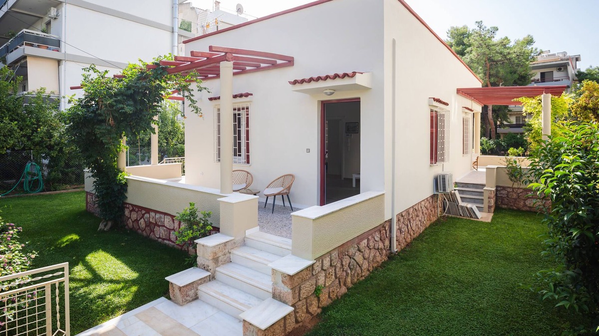 Voula Villa | Private house - Garden - Glyfada.