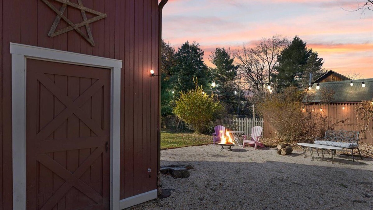 New Hope Cottage | Private House in Bucks County Holiday Getaway Near the Heart of New Hope