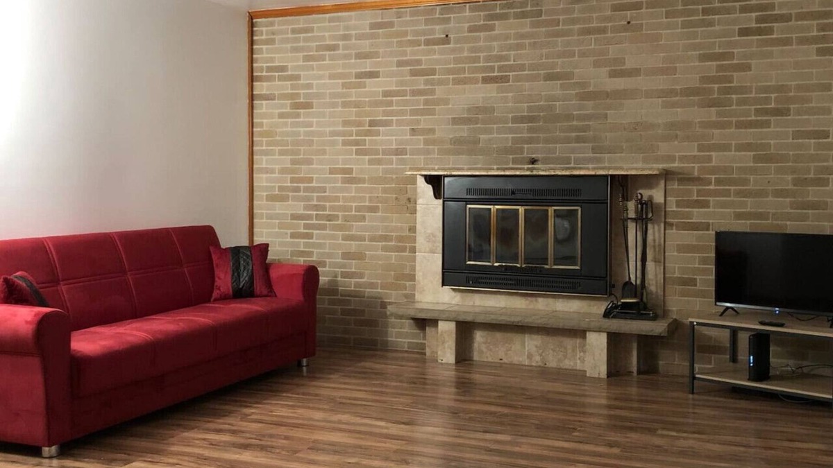 Hopelawn House | Private house with 4 bedrooms and 2 bathrooms and direct NYC Manhattan train only 10 minute walk away