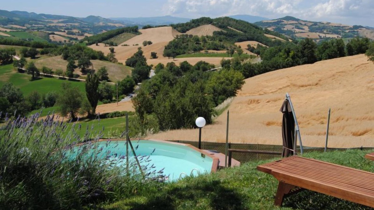 Acqualagna House | Private house with private pool and a large fenced garden. Pet friendly