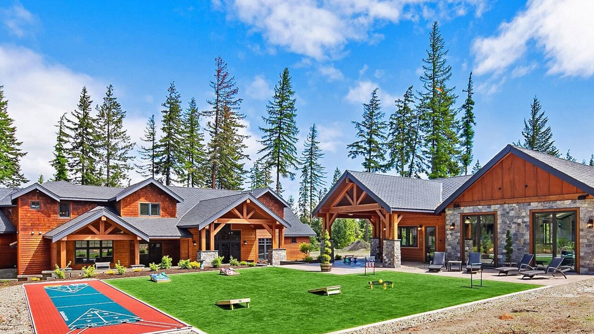 Cle Elum House | Private Indoor Pool! The Northwest's most unique vacation experience!
