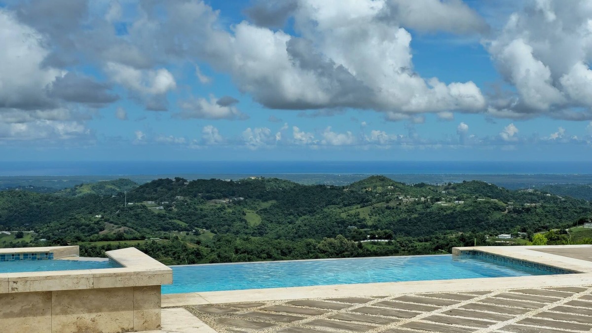 Gurabo Cabin | Private Infiniti Pool with heater & best view in Puerto Rico!