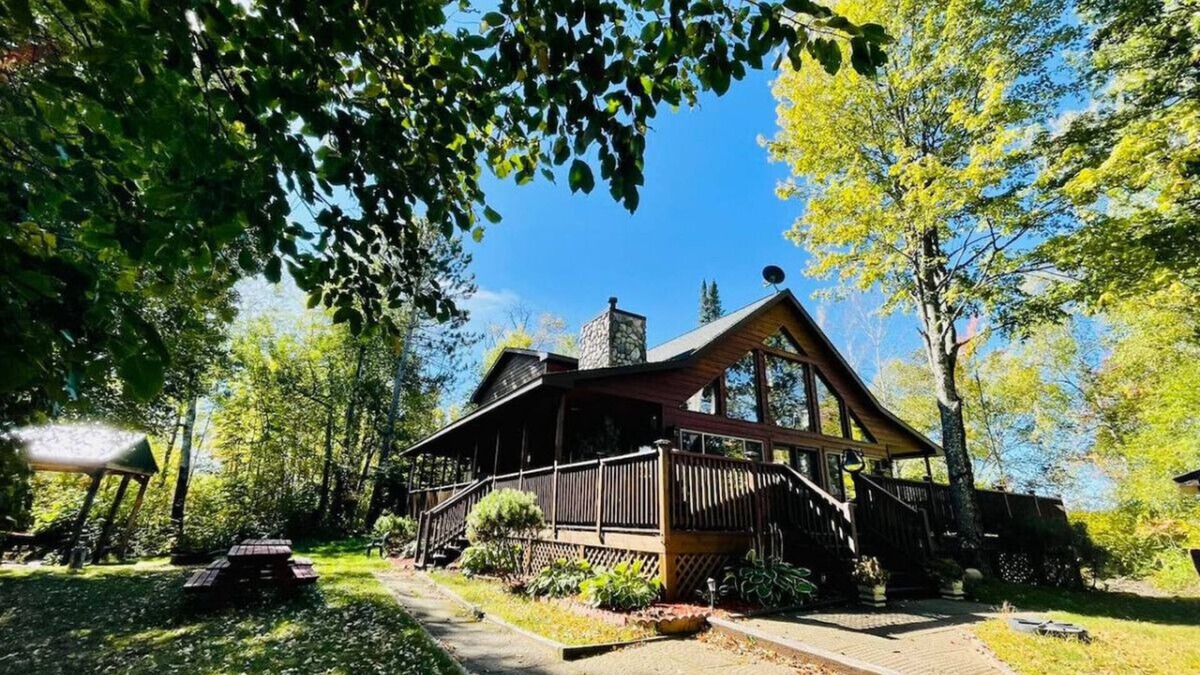 Winter Cabin | Private Island on Lake Winter