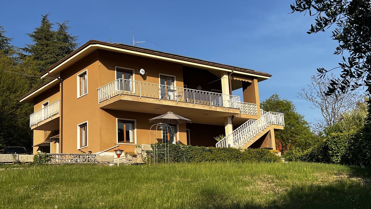 Caprino Veronese House | Private garden, tranquility and privacy