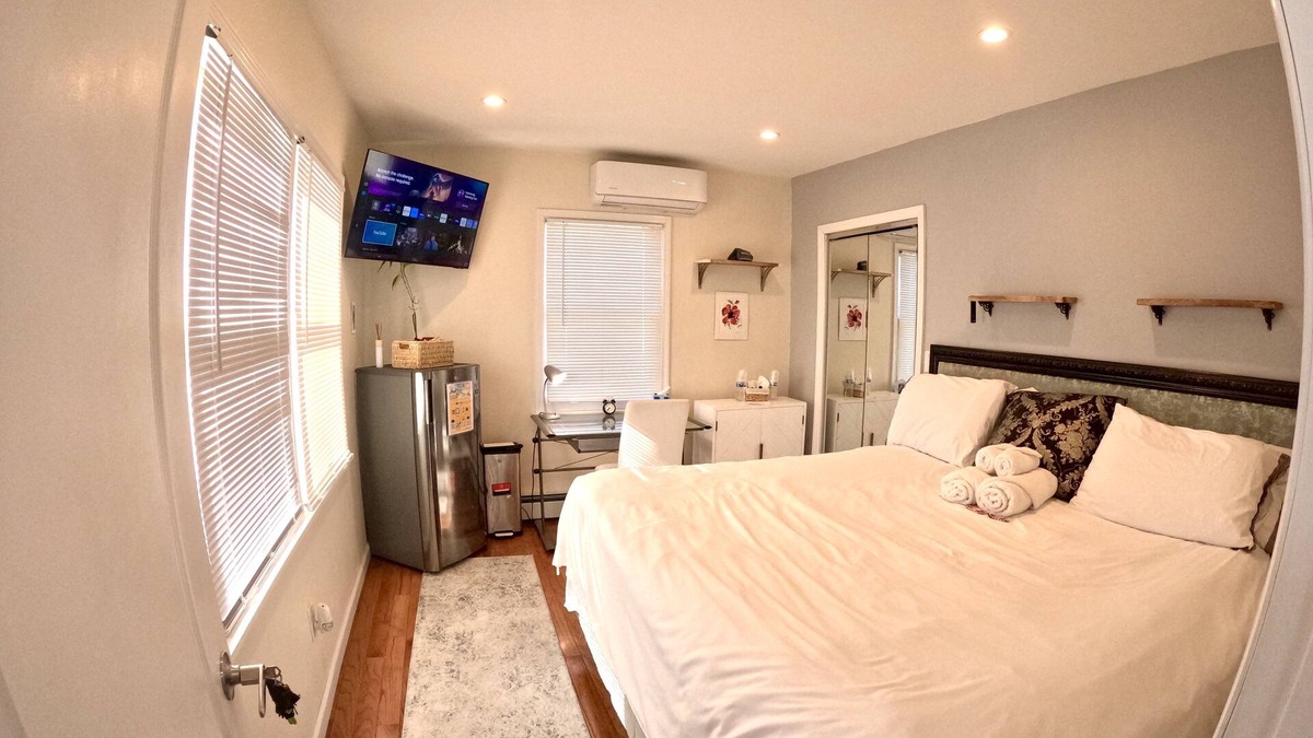 Bay Shore Apartment | Private King Bedrm, Pet Pally, Work, Events, LTR, MTR, STR