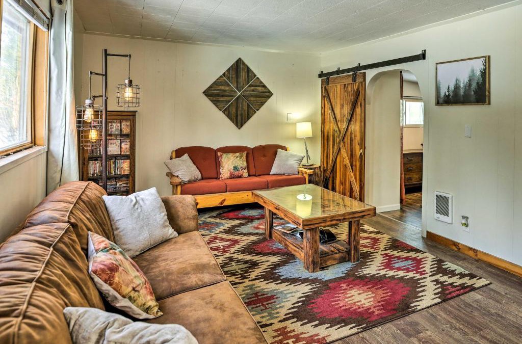 La Pine House | Private La Pine Cabin Rental 30 Mi to Bend!