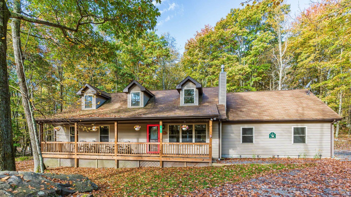 Alpine Lake Cabin | Private Lake Cabin w Deck/Grill, Fire Pit, WiFi!