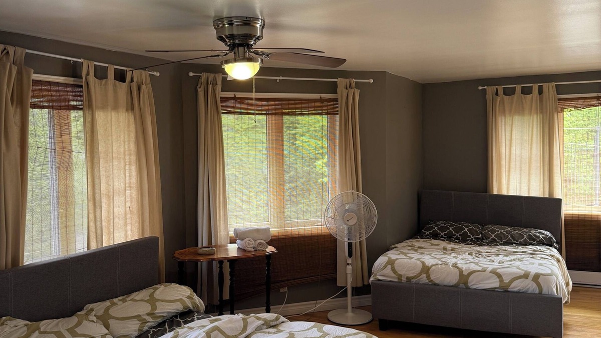 Arden Cottage | Private lake escape with nature, comfort, fun, and firepit nights.