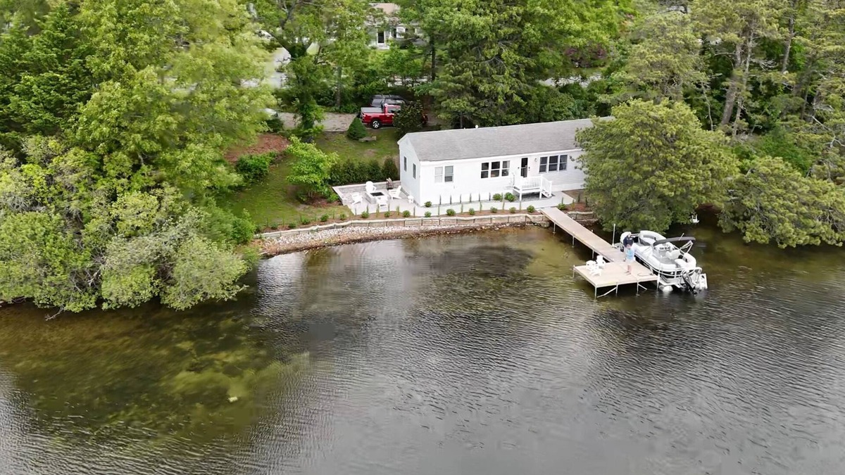 Centerville Cottage | Private Lake Front Cottage