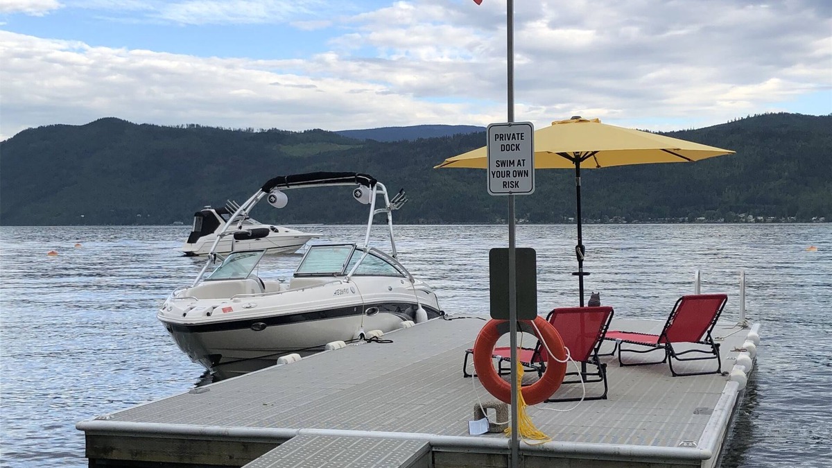Celista Cabin | Private Lake house, huge lot Dock, own Buoy. Kid Friendly.