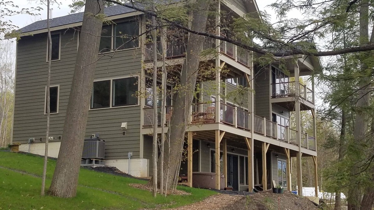 Trumansburg House | Private Lake House on Cayuga Lake in wine country near Taughannock Park