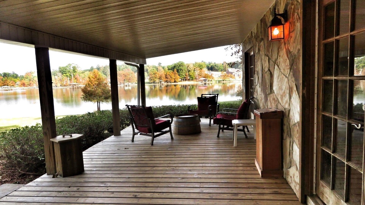 Turtle Beach House | Private Lake House with 4 acres-boat house-fire pit-sleeps 12