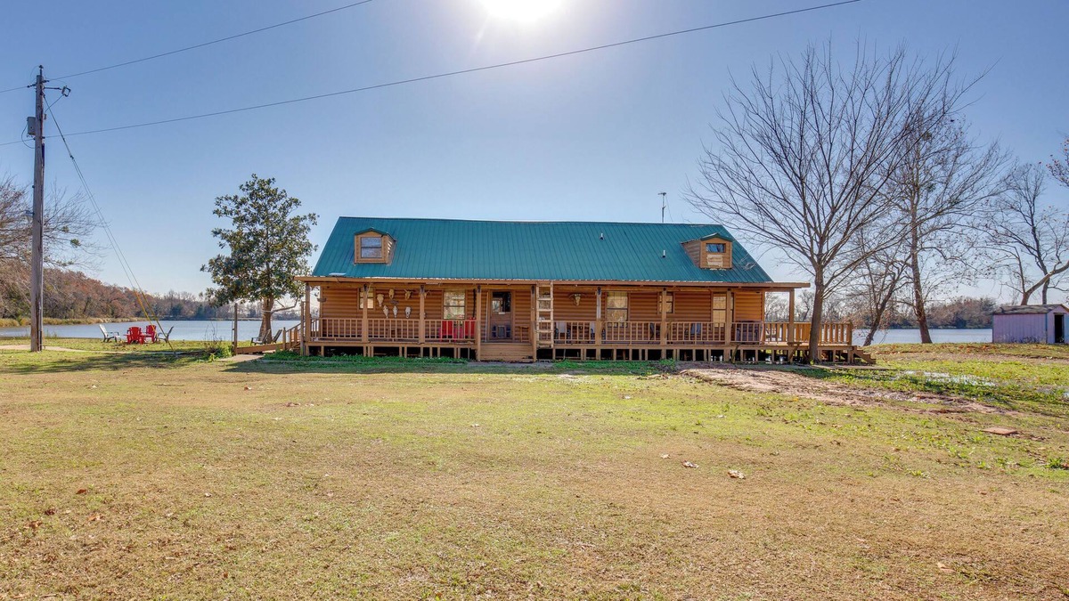 Grant Cabin | Private Lake On-Site: Secluded Retreat in Grant!