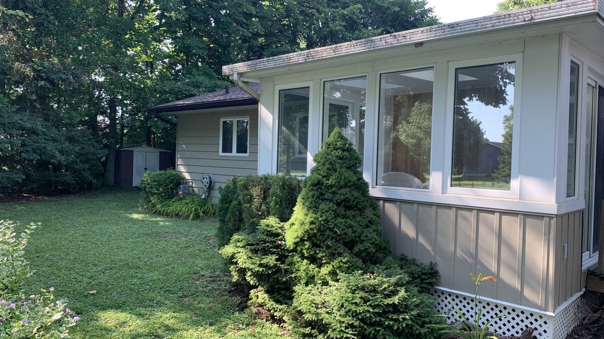Bluewater Cottage | Private Lake View Cottage on Lake Huron