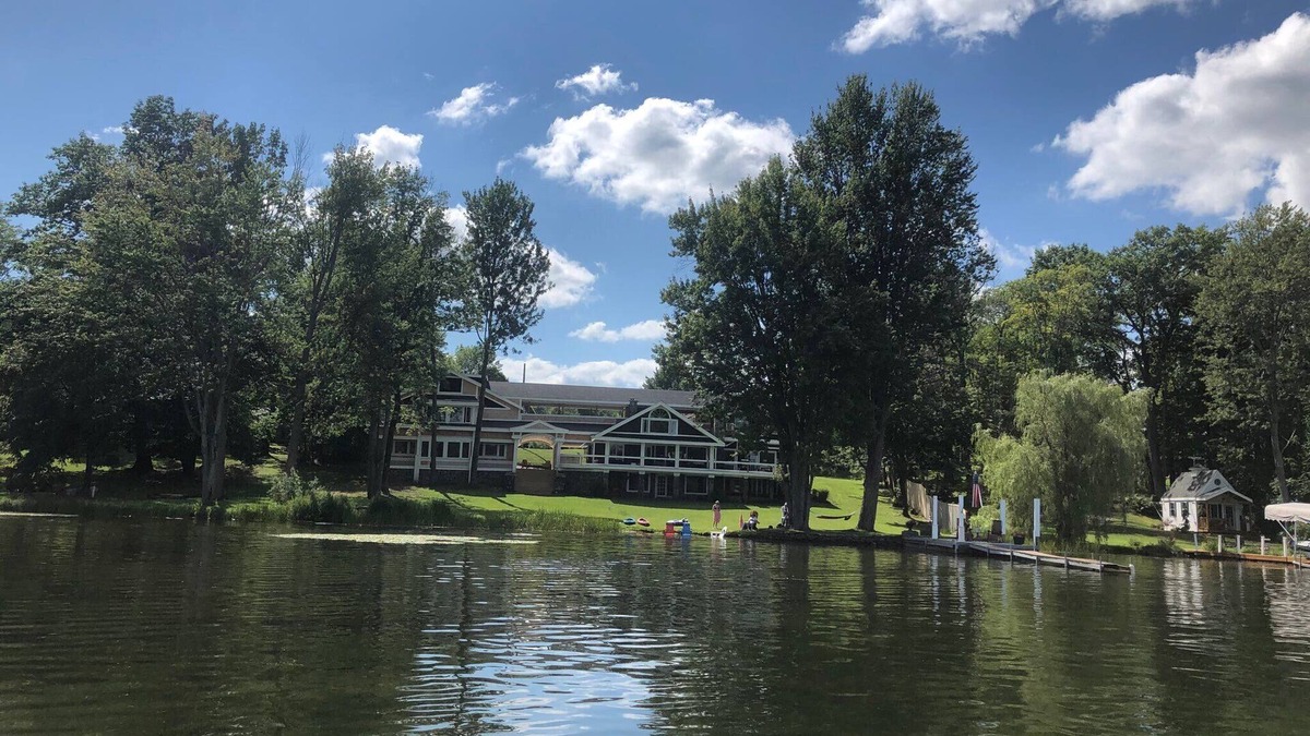 Cazenovia House | Private lakefront adirondack style home
