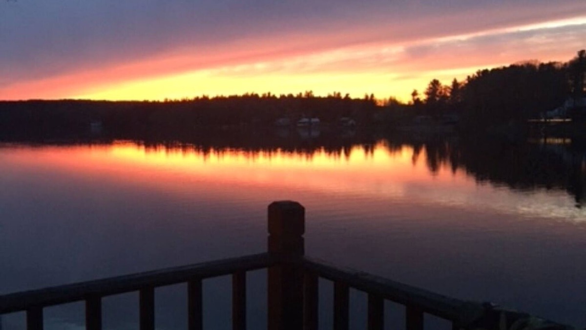 Deer River Cottage | Private lakefront cottage on Pleasant Lake