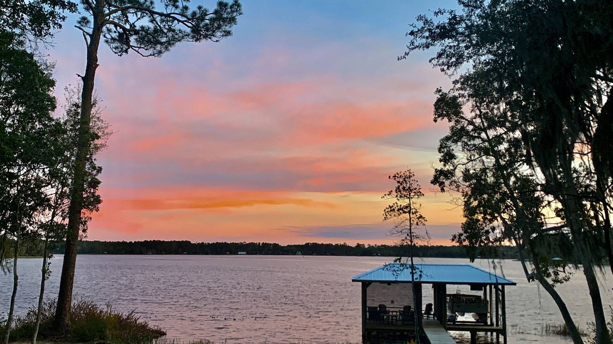 Hawthorne House | Private lakefront home w/large dock, pets welcome, Wi-Fi, kayaks, boat rental.