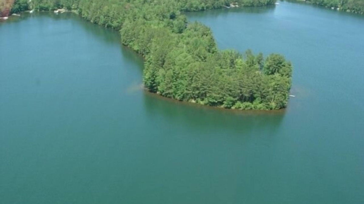 Remer House | Private Lakefront Home on Peninsula of Pristine Big Bass Lake