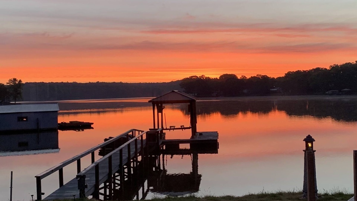 Lake Wylie Apartment | PRIVATE LAKESIDE BLISS-2 BR APARTMENT-STUNNING LAKE WYLIE VIEW FROM PRIVATE DECK