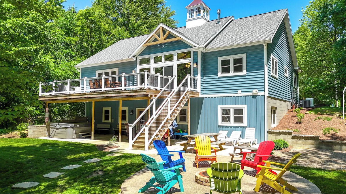 Sandyville Cabin | Private Lakeside Cottage | Family Vacation Perfection | 4-6 BR | up to 20
