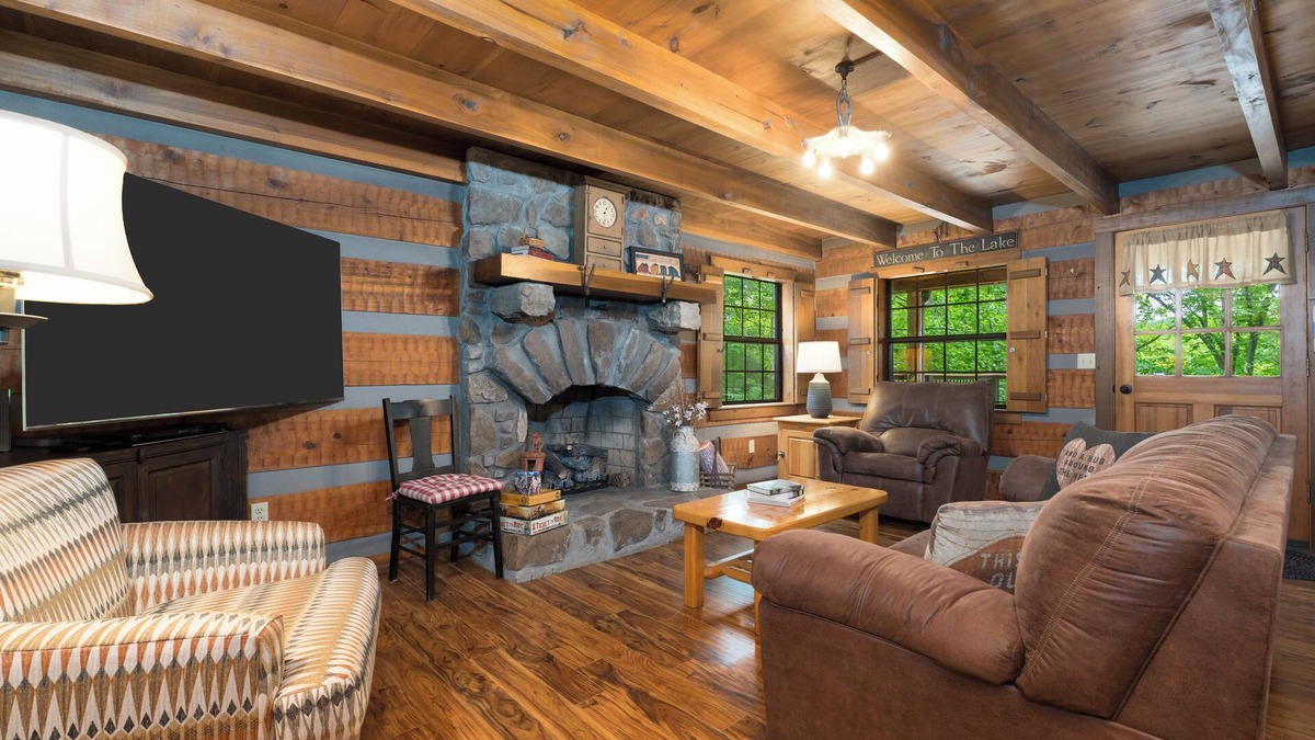 Lucas Cabin | Private Lakeview Rustic Cabin on Barren River Lake -40 min from Beech Bend + WKU