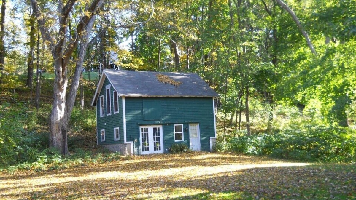 Lakeville House | Private Lakeville/Salisbury Converted Barn