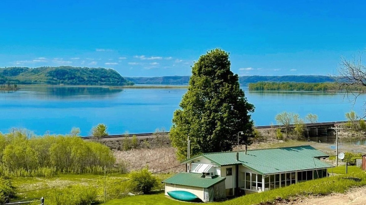 Lynxville House | Private location 2 bedroom mobile home great view of the Mississippi River