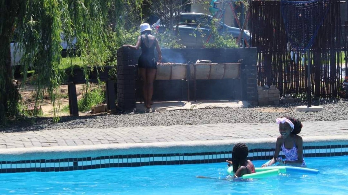 Kestell Bed & Breakfast | Private location with in house Jacuzzi