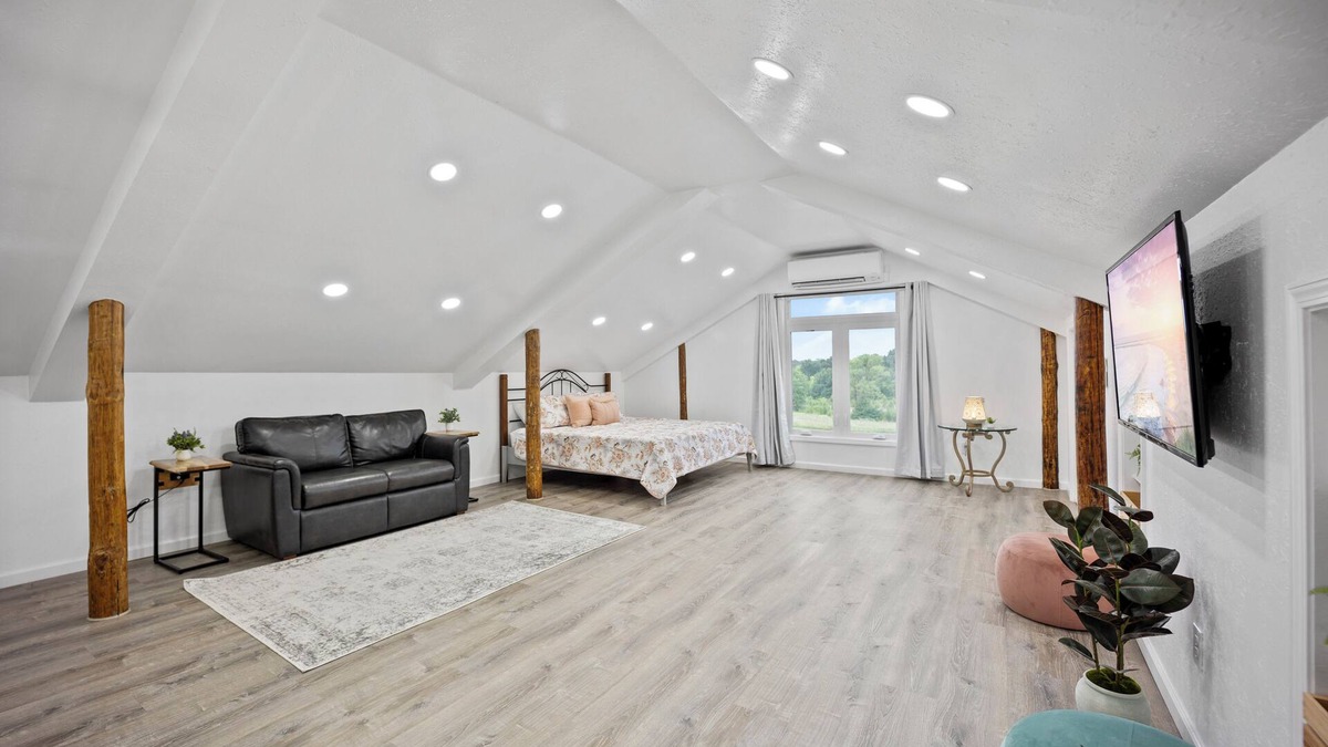 Liberty Condo | Private Loft Studio On Acreage + Near Liberty
