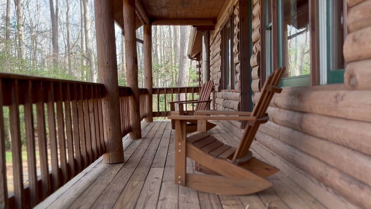 Bumpass Cabin | Private log cabin, hot tub, lake access with boat slip